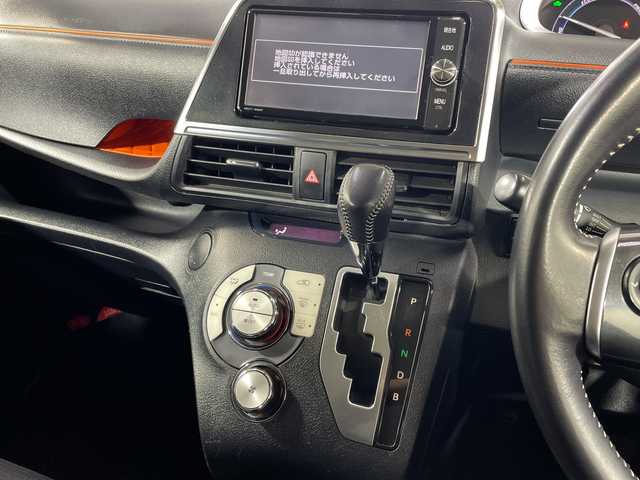 トヨタ シエンタ ハイブリッド G 神奈川県 2016(平28)年 7.3万km ブラックマイカ 純正7型SDナビ【NSZT-W66T】/AM　FM　フルセグ　DVD　CD　SD　MSV　Bluetooth/バックカメラ/両側パワースライドドア/トヨタセーフティセンス/ビルトインETC/社外前後ドライブレコーダー【VREC-DH300D】/革巻ステアリング/ステアリングリモコン/純正フロアマット/ISOFIX対応/保証書/取扱説明書/スマートキー×2/LEDヘッドライト/フォグランプ/純正15インチアルミ/ドアバイザー/LDA（レーンディパーチャーアラート）/先行車発進お知らせ