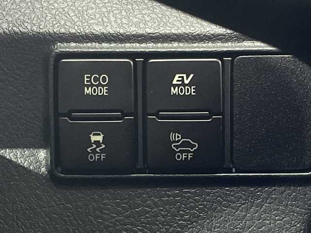 トヨタ シエンタ ハイブリッド G 神奈川県 2016(平28)年 7.3万km ブラックマイカ 純正7型SDナビ【NSZT-W66T】/AM　FM　フルセグ　DVD　CD　SD　MSV　Bluetooth/バックカメラ/両側パワースライドドア/トヨタセーフティセンス/ビルトインETC/社外前後ドライブレコーダー【VREC-DH300D】/革巻ステアリング/ステアリングリモコン/純正フロアマット/ISOFIX対応/保証書/取扱説明書/スマートキー×2/LEDヘッドライト/フォグランプ/純正15インチアルミ/ドアバイザー/LDA（レーンディパーチャーアラート）/先行車発進お知らせ