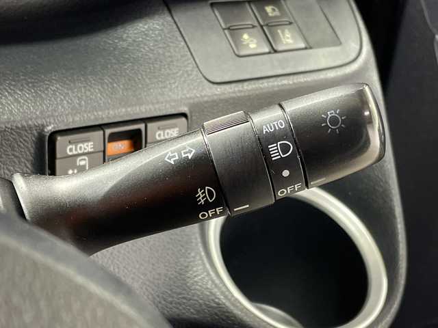 トヨタ シエンタ ハイブリッド G 神奈川県 2016(平28)年 7.3万km ブラックマイカ 純正7型SDナビ【NSZT-W66T】/AM　FM　フルセグ　DVD　CD　SD　MSV　Bluetooth/バックカメラ/両側パワースライドドア/トヨタセーフティセンス/ビルトインETC/社外前後ドライブレコーダー【VREC-DH300D】/革巻ステアリング/ステアリングリモコン/純正フロアマット/ISOFIX対応/保証書/取扱説明書/スマートキー×2/LEDヘッドライト/フォグランプ/純正15インチアルミ/ドアバイザー/LDA（レーンディパーチャーアラート）/先行車発進お知らせ