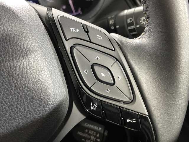 トヨタ Ｃ－ＨＲ G モード ネロセーフティプラスⅢ 神奈川県 2023(令5)年 0.8万km プラチナホワイトパールマイカ モデリスタエアロ/純正8型ディスプレイオーディオ/パノラミックビューモニター/AM FM　Bluetooth　Miracast/セーフティセンス/ブラインドスポットモニター/レーダークルーズコントロール/プリクラッシュセーフティ/レーントレーシングアシスト/オートマチックハイビーム/先行車発進告知機能/後退速度抑制/ふらつき警報/リアクロストラフィックアラート/パーキングサポートブレーキ/ドライブスタートコントロール/前後ソナー/社外前後ドライブレコーダー/社外ポータルデジタルインナーミラー/純正ビルトインETC/プッシュスタート/スマートキー/LEDヘッドランプ/LEDフロントフォグランプ/オートライト/取説　保証書 スペアキー