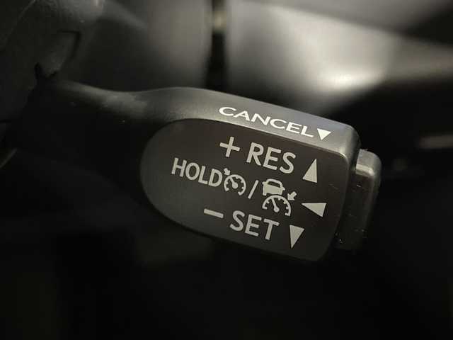 トヨタ Ｃ－ＨＲ G モード ネロセーフティプラスⅢ 神奈川県 2023(令5)年 0.8万km プラチナホワイトパールマイカ モデリスタエアロ/純正8型ディスプレイオーディオ/パノラミックビューモニター/AM FM　Bluetooth　Miracast/セーフティセンス/ブラインドスポットモニター/レーダークルーズコントロール/プリクラッシュセーフティ/レーントレーシングアシスト/オートマチックハイビーム/先行車発進告知機能/後退速度抑制/ふらつき警報/リアクロストラフィックアラート/パーキングサポートブレーキ/ドライブスタートコントロール/前後ソナー/社外前後ドライブレコーダー/社外ポータルデジタルインナーミラー/純正ビルトインETC/プッシュスタート/スマートキー/LEDヘッドランプ/LEDフロントフォグランプ/オートライト/取説　保証書 スペアキー