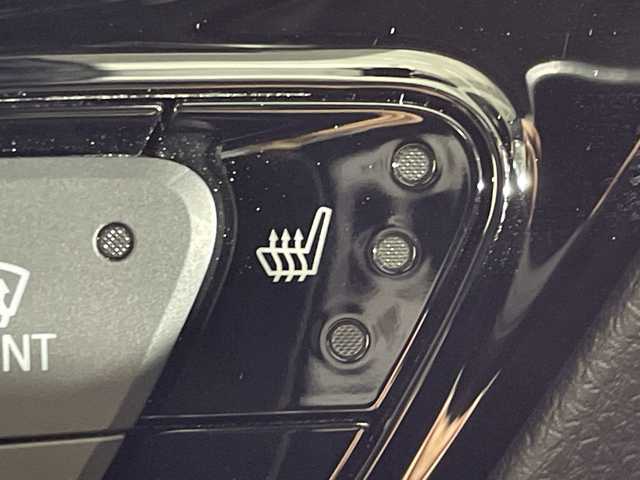 トヨタ Ｃ－ＨＲ G モード ネロセーフティプラスⅢ 神奈川県 2023(令5)年 0.8万km プラチナホワイトパールマイカ モデリスタエアロ/純正8型ディスプレイオーディオ/パノラミックビューモニター/AM FM　Bluetooth　Miracast/セーフティセンス/ブラインドスポットモニター/レーダークルーズコントロール/プリクラッシュセーフティ/レーントレーシングアシスト/オートマチックハイビーム/先行車発進告知機能/後退速度抑制/ふらつき警報/リアクロストラフィックアラート/パーキングサポートブレーキ/ドライブスタートコントロール/前後ソナー/社外前後ドライブレコーダー/社外ポータルデジタルインナーミラー/純正ビルトインETC/プッシュスタート/スマートキー/LEDヘッドランプ/LEDフロントフォグランプ/オートライト/取説　保証書 スペアキー