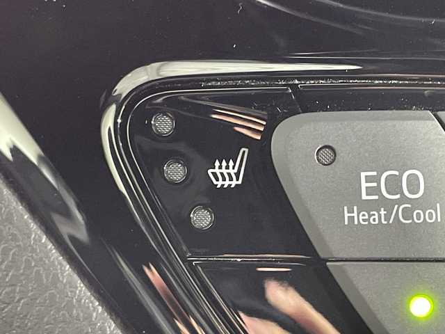 トヨタ Ｃ－ＨＲ G モード ネロセーフティプラスⅢ 神奈川県 2023(令5)年 0.8万km プラチナホワイトパールマイカ モデリスタエアロ/純正8型ディスプレイオーディオ/パノラミックビューモニター/AM FM　Bluetooth　Miracast/セーフティセンス/ブラインドスポットモニター/レーダークルーズコントロール/プリクラッシュセーフティ/レーントレーシングアシスト/オートマチックハイビーム/先行車発進告知機能/後退速度抑制/ふらつき警報/リアクロストラフィックアラート/パーキングサポートブレーキ/ドライブスタートコントロール/前後ソナー/社外前後ドライブレコーダー/社外ポータルデジタルインナーミラー/純正ビルトインETC/プッシュスタート/スマートキー/LEDヘッドランプ/LEDフロントフォグランプ/オートライト/取説　保証書 スペアキー