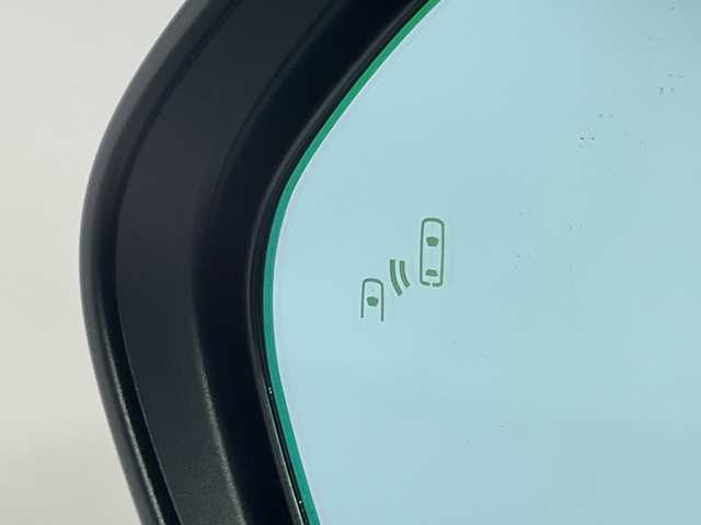 トヨタ Ｃ－ＨＲ G モード ネロセーフティプラスⅢ 神奈川県 2023(令5)年 0.8万km プラチナホワイトパールマイカ モデリスタエアロ/純正8型ディスプレイオーディオ/パノラミックビューモニター/AM FM　Bluetooth　Miracast/セーフティセンス/ブラインドスポットモニター/レーダークルーズコントロール/プリクラッシュセーフティ/レーントレーシングアシスト/オートマチックハイビーム/先行車発進告知機能/後退速度抑制/ふらつき警報/リアクロストラフィックアラート/パーキングサポートブレーキ/ドライブスタートコントロール/前後ソナー/社外前後ドライブレコーダー/社外ポータルデジタルインナーミラー/純正ビルトインETC/プッシュスタート/スマートキー/LEDヘッドランプ/LEDフロントフォグランプ/オートライト/取説　保証書 スペアキー