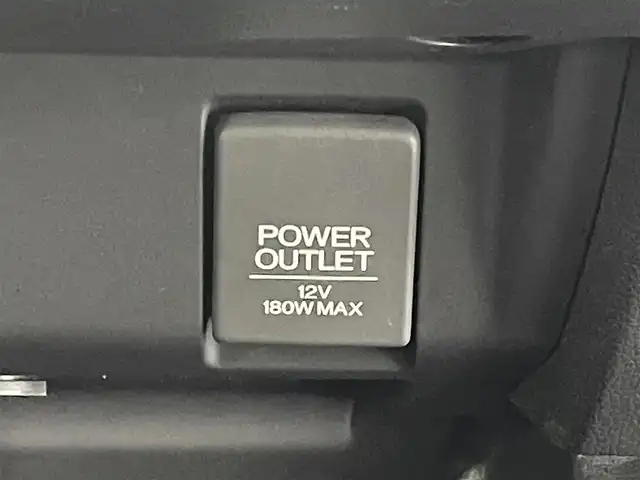 ホンダ フィット ハイブリット Lパッケージ 群馬県 2015(平27)年 3.9万km ティンテッドシルバーM 純正８型ナビ　バックカメラ　ワンセグＴＶ　ＥＴＣ　オートライト　キノセンヘッドライト　衝突被害軽減システム　クルーズコントロール　ＡＢＳ　ハーフレザーシート　スマートキー　オートエアコン　禁煙車