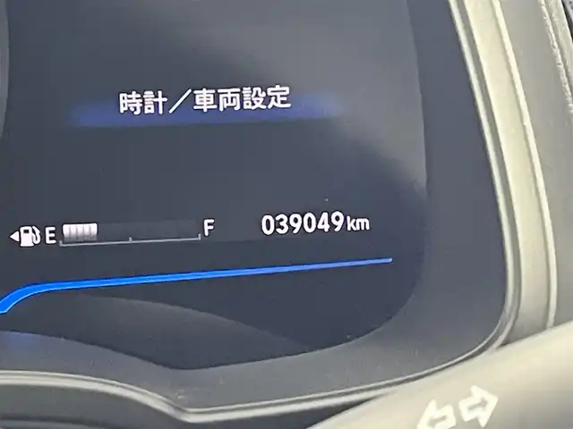 ホンダ フィット ハイブリット Lパッケージ 群馬県 2015(平27)年 3.9万km ティンテッドシルバーM 純正８型ナビ　バックカメラ　ワンセグＴＶ　ＥＴＣ　オートライト　キノセンヘッドライト　衝突被害軽減システム　クルーズコントロール　ＡＢＳ　ハーフレザーシート　スマートキー　オートエアコン　禁煙車