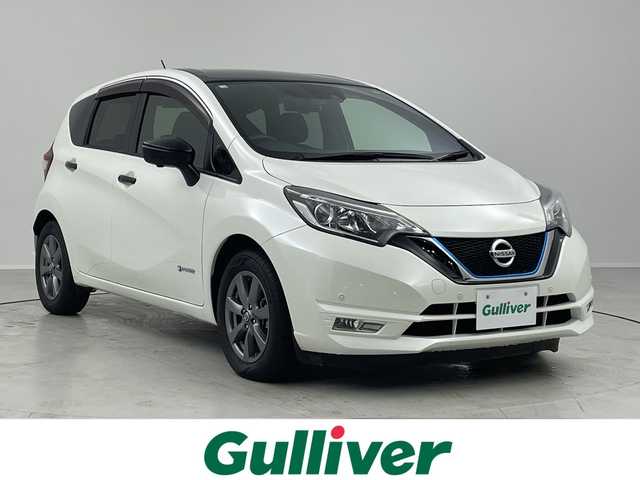 日産 ノート e－パワー X Bアロー 茨城県 2018(平30)年 2.9万km ブリリアントホワイトパール/スーパーブラック 2トーン 純正ナビ　パノラミックビューモニター　フルセグＴＶ　デジタルインナーミラー　ＬＥＤライト　オートライト　ドライブレコーダー　ＥＴＣ　コーナーセンサー　追従クルコン　純正フロアマット　横滑り防止装置