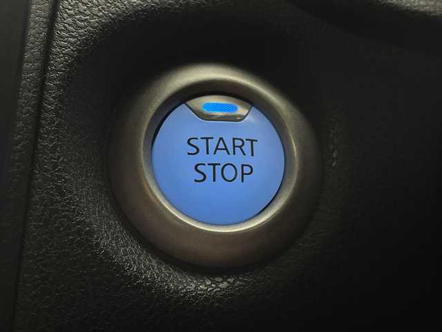 日産 ノート e－パワー X Bアロー 茨城県 2018(平30)年 2.9万km ブリリアントホワイトパール/スーパーブラック 2トーン 純正ナビ　パノラミックビューモニター　フルセグＴＶ　デジタルインナーミラー　ＬＥＤライト　オートライト　ドライブレコーダー　ＥＴＣ　コーナーセンサー　追従クルコン　純正フロアマット　横滑り防止装置