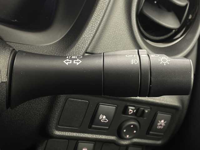 日産 ノート e－パワー X Bアロー 茨城県 2018(平30)年 2.9万km ブリリアントホワイトパール/スーパーブラック 2トーン 純正ナビ　パノラミックビューモニター　フルセグＴＶ　デジタルインナーミラー　ＬＥＤライト　オートライト　ドライブレコーダー　ＥＴＣ　コーナーセンサー　追従クルコン　純正フロアマット　横滑り防止装置