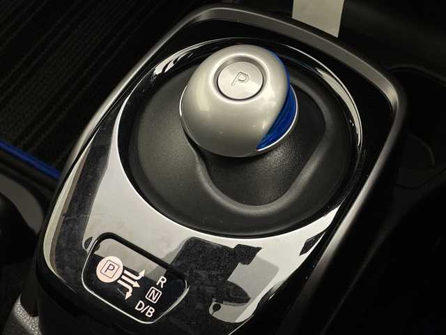 日産 ノート e－パワー X Bアロー 茨城県 2018(平30)年 2.9万km ブリリアントホワイトパール/スーパーブラック 2トーン 純正ナビ　パノラミックビューモニター　フルセグＴＶ　デジタルインナーミラー　ＬＥＤライト　オートライト　ドライブレコーダー　ＥＴＣ　コーナーセンサー　追従クルコン　純正フロアマット　横滑り防止装置