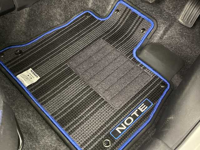 日産 ノート e－パワー X Bアロー 茨城県 2018(平30)年 2.9万km ブリリアントホワイトパール/スーパーブラック 2トーン 純正ナビ　パノラミックビューモニター　フルセグＴＶ　デジタルインナーミラー　ＬＥＤライト　オートライト　ドライブレコーダー　ＥＴＣ　コーナーセンサー　追従クルコン　純正フロアマット　横滑り防止装置