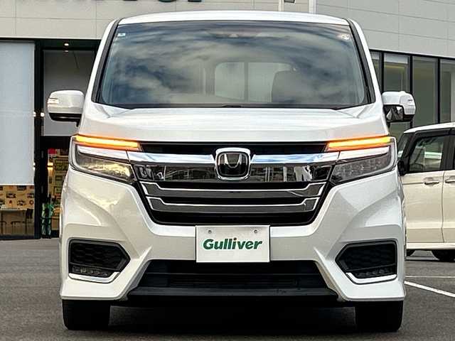 ホンダ ステップワゴン スパーダ ホンダセンシング 佐賀県 2018(平30)年 4.5万km プラチナホワイトパール 純正9インチナビゲーション/純正11.6インチフリップダウンモニター/アダプティブクルーズコントロール/ビルトインETC/バックカメラ/両側パワースライドドア/ワクワクゲート/衝突軽減ブレーキ/路外逸脱抑制機能/先行車発進お知らせ機能/車線維持支援システム/標識認識機能/純正16インチアルミホイール/LEDヘッドライト/フォグランプ/スマートキー