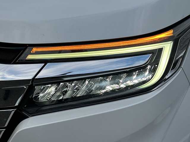 ホンダ ステップワゴン スパーダ ホンダセンシング 佐賀県 2018(平30)年 4.5万km プラチナホワイトパール 純正9インチナビゲーション/純正11.6インチフリップダウンモニター/アダプティブクルーズコントロール/ビルトインETC/バックカメラ/両側パワースライドドア/ワクワクゲート/衝突軽減ブレーキ/路外逸脱抑制機能/先行車発進お知らせ機能/車線維持支援システム/標識認識機能/純正16インチアルミホイール/LEDヘッドライト/フォグランプ/スマートキー