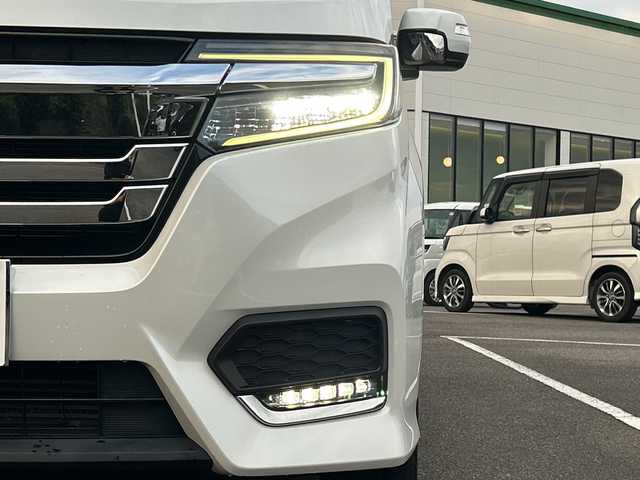 ホンダ ステップワゴン スパーダ ホンダセンシング 佐賀県 2018(平30)年 4.5万km プラチナホワイトパール 純正9インチナビゲーション/純正11.6インチフリップダウンモニター/アダプティブクルーズコントロール/ビルトインETC/バックカメラ/両側パワースライドドア/ワクワクゲート/衝突軽減ブレーキ/路外逸脱抑制機能/先行車発進お知らせ機能/車線維持支援システム/標識認識機能/純正16インチアルミホイール/LEDヘッドライト/フォグランプ/スマートキー