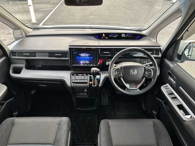 ホンダ ステップワゴン スパーダ ホンダセンシング 佐賀県 2018(平30)年 4.5万km プラチナホワイトパール 純正9インチナビゲーション/純正11.6インチフリップダウンモニター/アダプティブクルーズコントロール/ビルトインETC/バックカメラ/両側パワースライドドア/ワクワクゲート/衝突軽減ブレーキ/路外逸脱抑制機能/先行車発進お知らせ機能/車線維持支援システム/標識認識機能/純正16インチアルミホイール/LEDヘッドライト/フォグランプ/スマートキー