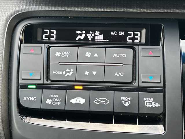 ホンダ ステップワゴン スパーダ ホンダセンシング 佐賀県 2018(平30)年 4.5万km プラチナホワイトパール 純正9インチナビゲーション/純正11.6インチフリップダウンモニター/アダプティブクルーズコントロール/ビルトインETC/バックカメラ/両側パワースライドドア/ワクワクゲート/衝突軽減ブレーキ/路外逸脱抑制機能/先行車発進お知らせ機能/車線維持支援システム/標識認識機能/純正16インチアルミホイール/LEDヘッドライト/フォグランプ/スマートキー