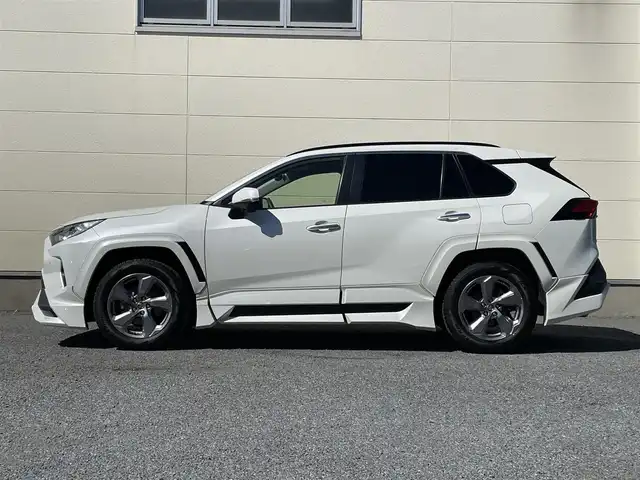 トヨタ ＲＡＶ４ G 茨城県 2019(令1)年 5.2万km ホワイトパールクリスタルシャイン 革巻きステアリング/ステアリングスイッチ/ステアリングヒーター/９インチナビ/バックカメラ/革調シート/パワーシート/LEDヘッドライト/BSM/純正アルミホイール/純正フロアマット/レーダークルーズコントロール/ETC/プッシュスタート/TRDエアロ