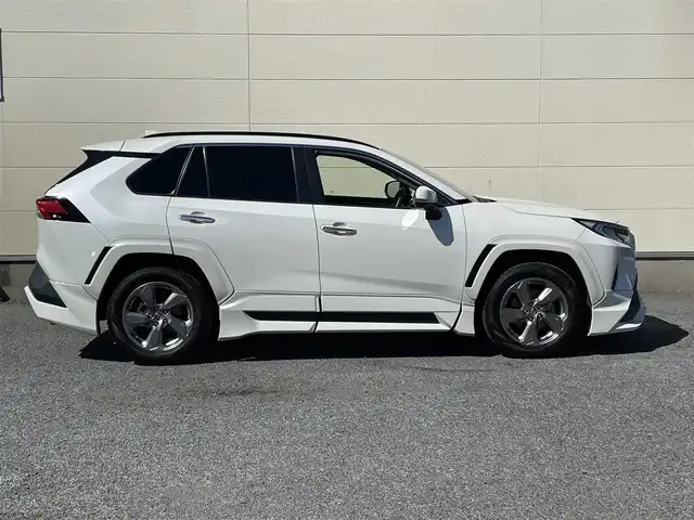 トヨタ ＲＡＶ４ G 茨城県 2019(令1)年 5.2万km ホワイトパールクリスタルシャイン 革巻きステアリング/ステアリングスイッチ/ステアリングヒーター/９インチナビ/バックカメラ/革調シート/パワーシート/LEDヘッドライト/BSM/純正アルミホイール/純正フロアマット/レーダークルーズコントロール/ETC/プッシュスタート/TRDエアロ