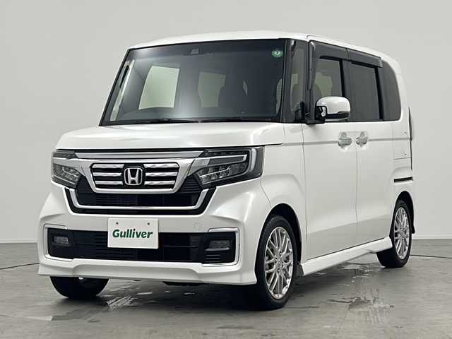 ホンダ Ｎ ＢＯＸ カスタム L ターボ 三重県 2021(令3)年 0.8万km プラチナホワイトパール 禁煙車/純正8型ナビ/CD/DVD/BT/MSV/フルセグTV/両側パワースライドドア/バックカメラ/前後ドライブレコーダー/ハーフレザーシート/シートヒーター/パドルシフト/オートハイビーム/ステアリングリモコン/フォグライト/レーダークルーズコントロール/オートハイビーム/純正LEDライト/リアセンサー