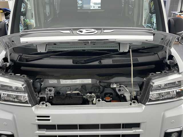 ダイハツ アトレー バン RS 長野県 2023(令5)年 1.7万km シャイニングホワイトパール 純正オーディオ&CD&USB&AUX/アダプティブクルーズコントロール/レーンキープアシスト/衝突軽減ブレーキ/コーナーセンサー/両側パワースライドドア/ステアリングスイッチ/バックカメラ/LEDヘッドライト/オートライト/電動格納ミラー/ウィンカーミラー/純正ホイールキャップ装着/純正ラバーフロアマット/純正ドアバイザー/プッシュスタート