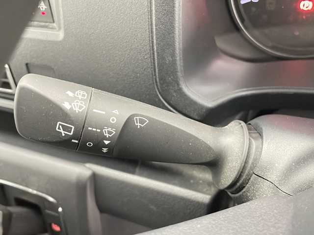 ダイハツ アトレー バン RS 長野県 2023(令5)年 1.7万km シャイニングホワイトパール 純正オーディオ&CD&USB&AUX/アダプティブクルーズコントロール/レーンキープアシスト/衝突軽減ブレーキ/コーナーセンサー/両側パワースライドドア/ステアリングスイッチ/バックカメラ/LEDヘッドライト/オートライト/電動格納ミラー/ウィンカーミラー/純正ホイールキャップ装着/純正ラバーフロアマット/純正ドアバイザー/プッシュスタート