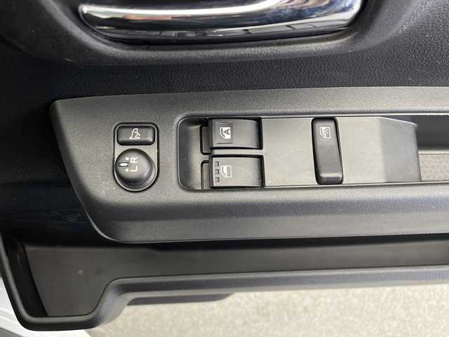 ダイハツ アトレー バン RS 長野県 2023(令5)年 1.7万km シャイニングホワイトパール 純正オーディオ&CD&USB&AUX/アダプティブクルーズコントロール/レーンキープアシスト/衝突軽減ブレーキ/コーナーセンサー/両側パワースライドドア/ステアリングスイッチ/バックカメラ/LEDヘッドライト/オートライト/電動格納ミラー/ウィンカーミラー/純正ホイールキャップ装着/純正ラバーフロアマット/純正ドアバイザー/プッシュスタート