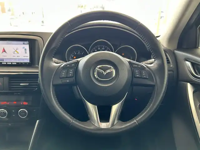 マツダ ＣＸ－５ 20S 沖縄県 2013(平25)年 4.2万km ソウルレッドプレミアムメタリック (株)IDOMが運営する【じしゃロンOO店】の自社ローン専用車両になりますこちらは現金またはオートローンご利用時の価格です。自社ローンご希望の方は別途その旨お申付け下さい/・プッシュスタート　/・ナビ　/・ＴＶ　/・Ｂｌｕｅｔｏｏｔｈ接続　/・バックカメラ　/・クルーズコントロール　/・純正フロアマット　/・純正アルミホイール　/・スマートキー　/・ＡＢＳ　/・アイドリングストップ