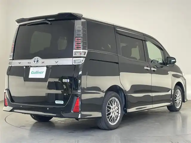 トヨタ ヴォクシー ハイブリッド ZS 煌Ⅲ 愛知県 2020(令2)年 4.4万km イナズマスパーキングブラックガラスフレーク 純正１０型ナビ　フルセグＴＶ　Ｂｌｕｅｔｏｏｔｈ　ハーフレザーシート　シートヒーター　ＥＴＣ　両側パワースライドドア　セーフティセンス　衝突軽減装置　クルーズコントロール　ドライブレコーダー　禁煙車