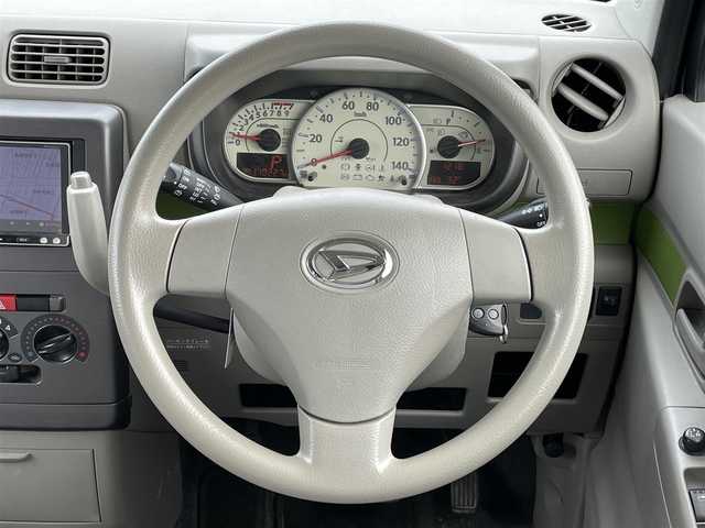 ダイハツ ムーヴ コンテ L 道央・札幌 2014(平26)年 11.1万km ブラックマイカメタリック ４WD/社外メモリーナビ/CD/DVD/BT/フルセグ/エコアイドル/リモコンキー/ハロゲンヘッドライト/ヘッドライトレベライザー/電動格納ミラー/純正フロアマット/ドアバイザー/社外ルーフラック/社外エンジンスターター/鉄チンホイール付冬タイヤ積込/155/65/R14/2021年/山5mm