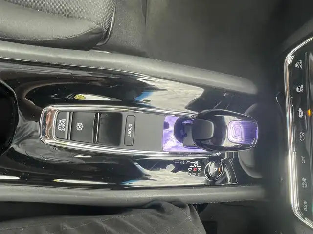 ホンダ ヴェゼル ハイブリッド X 岡山県 2014(平26)年 9.2万km ホワイトオーキッドパール (株)IDOMが運営する【じしゃロン岡山店】の自社ローン専用車両になります。こちらは現金またはオートローンご利用時の価格です。自社ローンご希望の方は別途その旨お申付け下さい/純正7インチナビ/Bluetooth/ワンセグ/バックカメラ/ビルトインETC/パドルシフト/クルーズコントロール