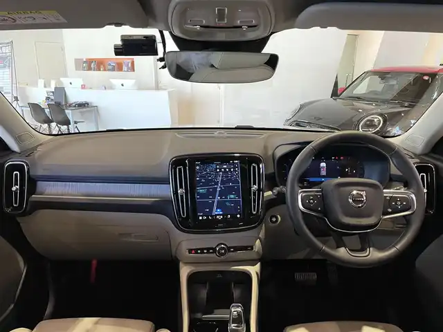 ボルボ ボルボ ＸＣ４０ アルティメット B4 AWD 道央・札幌 2022(令4)年 0.8万km ゴールド メタリックペイント/電動パノラマガラスサンルーフ/harman/kardonサラウンド/本革シート/シートヒーター/ステアリングヒーター/Googleナビ/360°カメラ/ACC/LKA/BLIS/CTA/パイロットアシスト/LEDヘッドライト/パワーテールゲート