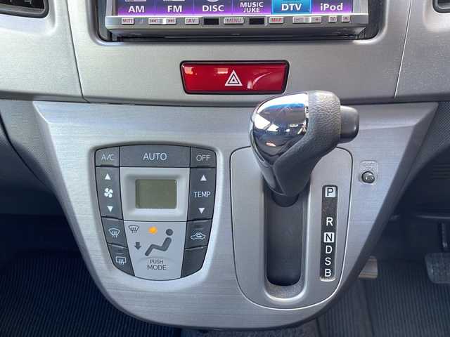 ダイハツ ムーヴ カスタム X 道央・札幌 2012(平24)年 8.4万km ブラックマイカメタリック 4WD/ETC/社外ナビ(AM/FM/TV/CD/DVD)/エコドライブモード/アイドリングストップ/スマートキー