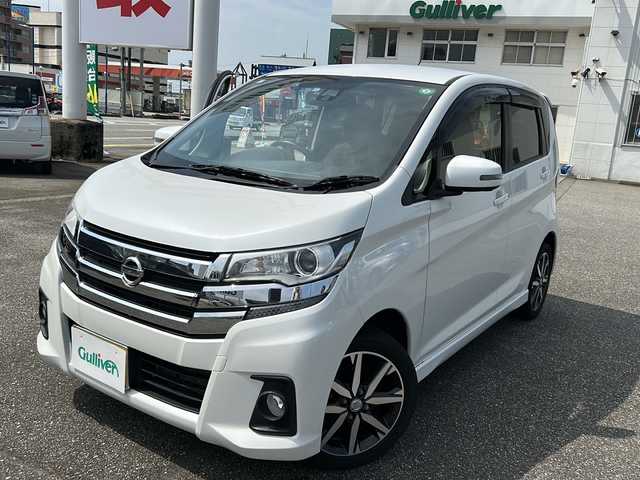 日産 デイズ ハイウェイスターG ターボ 富山県 2015(平27)年 4.5万km ホワイトパール スマートキー（２本）/4WD/衝突安全ブレーキ/全周囲モニター/純正メモリーナビ（MC315D-W）/フルセグTV/DVD再生/Bluetooth/純正15インチAW/シートヒーター（D席）/フォグランプ/純正ドアバイザー/フロアマット/横滑り防止装置/アイドリングストップ/電動格納ウィンカーミラー/ドライブレコーダー（前）/保証書/取扱説明書/ナビ取扱説明書/ドライブレコーダー取扱説明書/点検整備記録簿