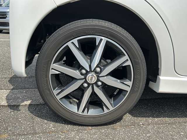 日産 デイズ ハイウェイスターG ターボ 富山県 2015(平27)年 4.5万km ホワイトパール スマートキー（２本）/4WD/衝突安全ブレーキ/全周囲モニター/純正メモリーナビ（MC315D-W）/フルセグTV/DVD再生/Bluetooth/純正15インチAW/シートヒーター（D席）/フォグランプ/純正ドアバイザー/フロアマット/横滑り防止装置/アイドリングストップ/電動格納ウィンカーミラー/ドライブレコーダー（前）/保証書/取扱説明書/ナビ取扱説明書/ドライブレコーダー取扱説明書/点検整備記録簿