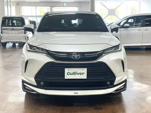 トヨタ ハリアー G 道央・札幌 2021(令3)年 4.1万km ホワイトパールクリスタルシャイン 4WD/ワンオーナー/寒冷地仕様/モデリスタフルエアロ/純正ディスプレイオーディオ/ナビゲーション/・フルセグTV/BT/USB/AM/FM/バックカメラ/デジタルインナーミラー/トヨタセーフティセンス/・プリクラッシュセーフティ/・レーントレーシングアシスト/・レーンディパーチャーアラート/・ロードサインアシスト/・発進遅れ告知機能/・緊急時操舵支援機能/・低速時加速抑制機能/横滑り防止装置/前後コーナーセンサー/レーダークルーズコントロール/ビルトインETC/パワーバックドア/ブレーキホールド/電動パーキングブレーキ/ウインカーミラー/フロアマット/ドアバイザー/プッシュスタート/スマートキーx2/ステアリングリモコン/ハーフレザーシート/運転席パワーシート/オートライト/アダプティブハイビーム/LEDヘッドライト/フォグライト/純正18インチAW/社外スピーカー/新車時保証書/取扱説明書/ナビ取扱説明書