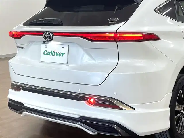 トヨタ ハリアー G 道央・札幌 2021(令3)年 4.1万km ホワイトパールクリスタルシャイン 4WD/ワンオーナー/寒冷地仕様/モデリスタフルエアロ/純正ディスプレイオーディオ/ナビゲーション/・フルセグTV/BT/USB/AM/FM/バックカメラ/デジタルインナーミラー/トヨタセーフティセンス/・プリクラッシュセーフティ/・レーントレーシングアシスト/・レーンディパーチャーアラート/・ロードサインアシスト/・発進遅れ告知機能/・緊急時操舵支援機能/・低速時加速抑制機能/横滑り防止装置/前後コーナーセンサー/レーダークルーズコントロール/ビルトインETC/パワーバックドア/ブレーキホールド/電動パーキングブレーキ/ウインカーミラー/フロアマット/ドアバイザー/プッシュスタート/スマートキーx2/ステアリングリモコン/ハーフレザーシート/運転席パワーシート/オートライト/アダプティブハイビーム/LEDヘッドライト/フォグライト/純正18インチAW/社外スピーカー/新車時保証書/取扱説明書/ナビ取扱説明書