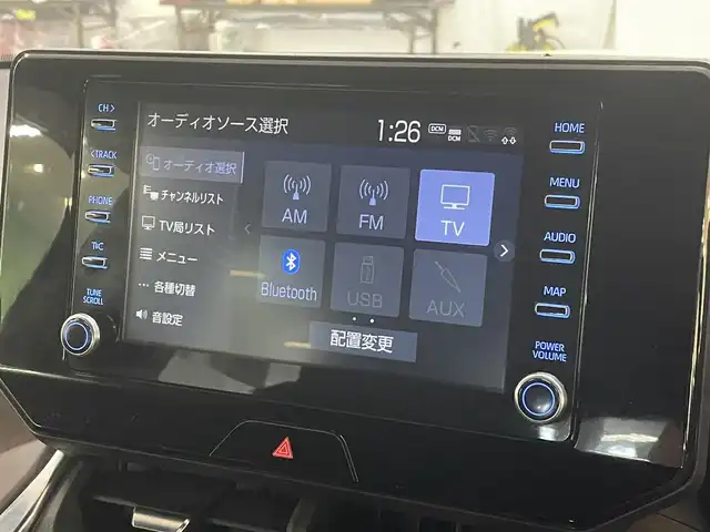 トヨタ ハリアー G 道央・札幌 2021(令3)年 4.1万km ホワイトパールクリスタルシャイン 4WD/ワンオーナー/寒冷地仕様/モデリスタフルエアロ/純正ディスプレイオーディオ/ナビゲーション/・フルセグTV/BT/USB/AM/FM/バックカメラ/デジタルインナーミラー/トヨタセーフティセンス/・プリクラッシュセーフティ/・レーントレーシングアシスト/・レーンディパーチャーアラート/・ロードサインアシスト/・発進遅れ告知機能/・緊急時操舵支援機能/・低速時加速抑制機能/横滑り防止装置/前後コーナーセンサー/レーダークルーズコントロール/ビルトインETC/パワーバックドア/ブレーキホールド/電動パーキングブレーキ/ウインカーミラー/フロアマット/ドアバイザー/プッシュスタート/スマートキーx2/ステアリングリモコン/ハーフレザーシート/運転席パワーシート/オートライト/アダプティブハイビーム/LEDヘッドライト/フォグライト/純正18インチAW/社外スピーカー/新車時保証書/取扱説明書/ナビ取扱説明書