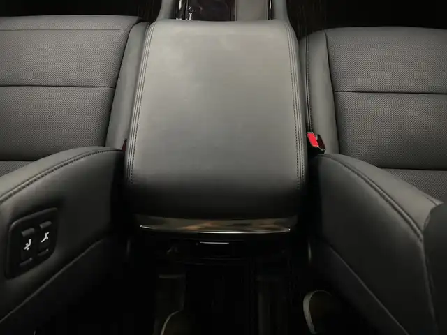 トヨタ アルファード S Cパッケージ 新潟県 2018(平30)年 1.9万km ホワイトパールクリスタルシャイン 4WD/トヨタセーフティセンス/ワンオーナー/禁煙車/純正SDナビ/(AM/FM/CD/SD/フルセグ/Bluetooth)/バックモニター/前方ドライブレコーダー/両側パワースライドドア/パワーバックドア/レーダークルーズコントロール/LEDオートライト/レザーシート/前席パワーシート/前席エアシート/シートヒーター/運転席メモリシート/純正18インチアルミホイール/純正アルミホイール付冬タイヤ積込/(235/50/R18/7mm)/AC100V充電/アイドリングストップ/電動パーキングブレーキ/LEDオートライト/ステアリングヒーター/ステアリングリモコン/リアサンシェード/スマートキー/ETC