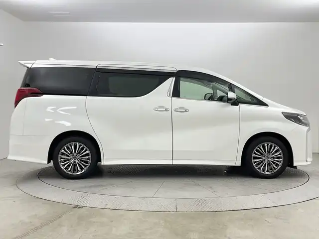 トヨタ アルファード S Cパッケージ 新潟県 2018(平30)年 1.9万km ホワイトパールクリスタルシャイン 4WD/トヨタセーフティセンス/ワンオーナー/禁煙車/純正SDナビ/(AM/FM/CD/SD/フルセグ/Bluetooth)/バックモニター/前方ドライブレコーダー/両側パワースライドドア/パワーバックドア/レーダークルーズコントロール/LEDオートライト/レザーシート/前席パワーシート/前席エアシート/シートヒーター/運転席メモリシート/純正18インチアルミホイール/純正アルミホイール付冬タイヤ積込/(235/50/R18/7mm)/AC100V充電/アイドリングストップ/電動パーキングブレーキ/LEDオートライト/ステアリングヒーター/ステアリングリモコン/リアサンシェード/スマートキー/ETC