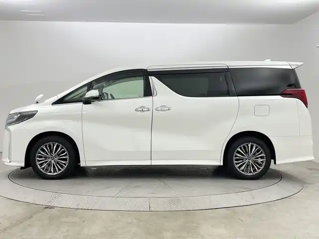 トヨタ アルファード S Cパッケージ 新潟県 2018(平30)年 1.9万km ホワイトパールクリスタルシャイン 4WD/トヨタセーフティセンス/ワンオーナー/禁煙車/純正SDナビ/(AM/FM/CD/SD/フルセグ/Bluetooth)/バックモニター/前方ドライブレコーダー/両側パワースライドドア/パワーバックドア/レーダークルーズコントロール/LEDオートライト/レザーシート/前席パワーシート/前席エアシート/シートヒーター/運転席メモリシート/純正18インチアルミホイール/純正アルミホイール付冬タイヤ積込/(235/50/R18/7mm)/AC100V充電/アイドリングストップ/電動パーキングブレーキ/LEDオートライト/ステアリングヒーター/ステアリングリモコン/リアサンシェード/スマートキー/ETC