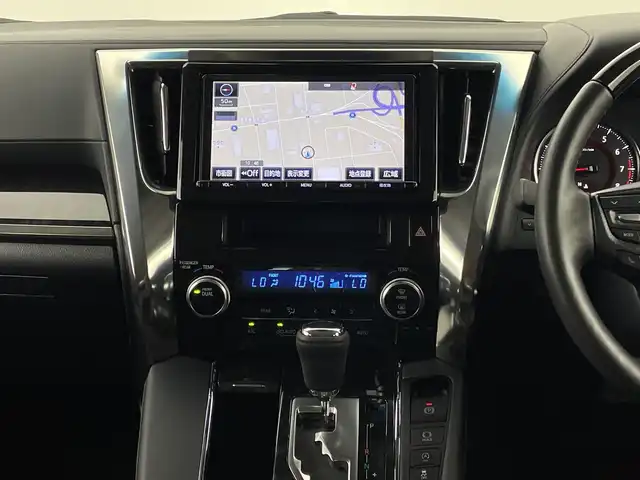 トヨタ アルファード S Cパッケージ 新潟県 2018(平30)年 1.9万km ホワイトパールクリスタルシャイン 4WD/トヨタセーフティセンス/ワンオーナー/禁煙車/純正SDナビ/(AM/FM/CD/SD/フルセグ/Bluetooth)/バックモニター/前方ドライブレコーダー/両側パワースライドドア/パワーバックドア/レーダークルーズコントロール/LEDオートライト/レザーシート/前席パワーシート/前席エアシート/シートヒーター/運転席メモリシート/純正18インチアルミホイール/純正アルミホイール付冬タイヤ積込/(235/50/R18/7mm)/AC100V充電/アイドリングストップ/電動パーキングブレーキ/LEDオートライト/ステアリングヒーター/ステアリングリモコン/リアサンシェード/スマートキー/ETC