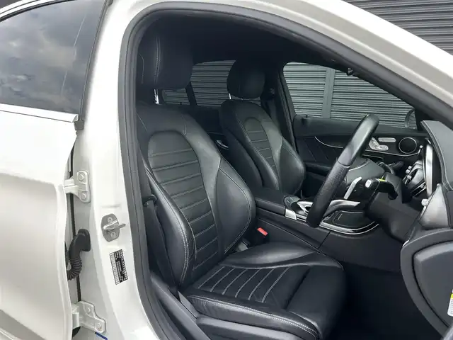 メルセデス・ベンツ Ｃ２２０ｄ アバンギャルド　AMGライン 茨城県 2016(平28)年 5.3万km ダイヤモンドホワイト レザーエクスクルーシブＰＫＧ　/黒本革　/ＨＵＤ　/１９ｉｎＡＭＧマルチスポークＡＷ　/エアスカーフ　/シートヒーター　/Ｍ付ＰＷシート　/ＲＳＰ　/ＡＣＣ　/ＬＫＡ　/ＢＳＡ　/Ｂカメラ　/パークトロニック/ナビ　/ＴＶ　/ＢＴ　/ＬＥＤ　/ＥＴＣ/禁煙車
