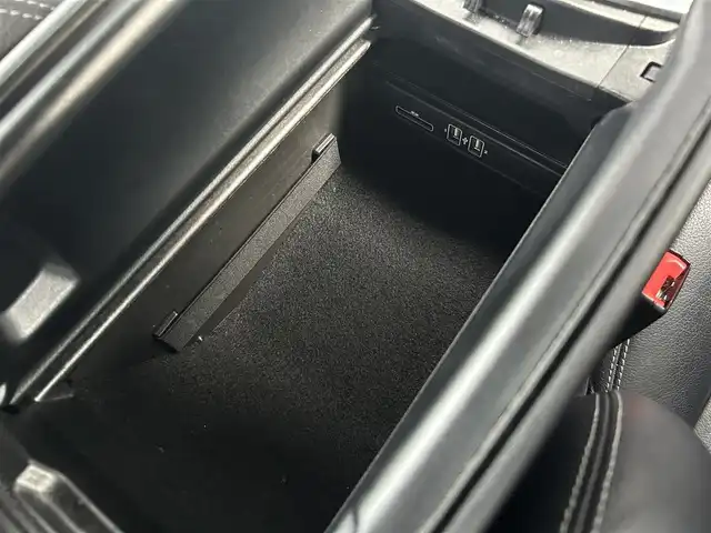 メルセデス・ベンツ Ｃ２２０ｄ アバンギャルド　AMGライン 茨城県 2016(平28)年 5.3万km ダイヤモンドホワイト レザーエクスクルーシブＰＫＧ　/黒本革　/ＨＵＤ　/１９ｉｎＡＭＧマルチスポークＡＷ　/エアスカーフ　/シートヒーター　/Ｍ付ＰＷシート　/ＲＳＰ　/ＡＣＣ　/ＬＫＡ　/ＢＳＡ　/Ｂカメラ　/パークトロニック/ナビ　/ＴＶ　/ＢＴ　/ＬＥＤ　/ＥＴＣ/禁煙車