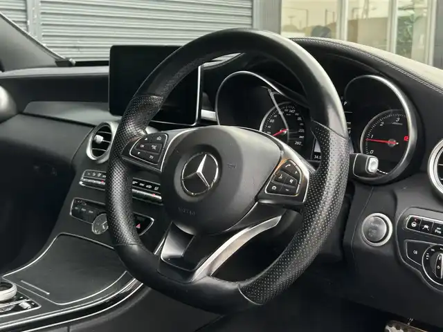 メルセデス・ベンツ Ｃ２２０ｄ アバンギャルド　AMGライン 茨城県 2016(平28)年 5.3万km ダイヤモンドホワイト レザーエクスクルーシブＰＫＧ　/黒本革　/ＨＵＤ　/１９ｉｎＡＭＧマルチスポークＡＷ　/エアスカーフ　/シートヒーター　/Ｍ付ＰＷシート　/ＲＳＰ　/ＡＣＣ　/ＬＫＡ　/ＢＳＡ　/Ｂカメラ　/パークトロニック/ナビ　/ＴＶ　/ＢＴ　/ＬＥＤ　/ＥＴＣ/禁煙車