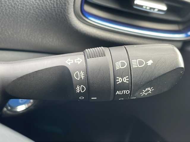 トヨタ プリウス S ツーリングセレクション 青森県 2020(令2)年 2.2万km アティチュードブラックマイカ 4WD/寒冷地仕様/社外SDナビ・フルセグTV/黒合皮シート/前席シートヒーター/セーフティセンス/プリクラッシュセーフティ/レーダークルーズコントロール/レーントレーシングアシスト/オートマチックハイビーム/サイド・カーテンエアバッグ/LEDヘッドライト/LEDフォグランプ/純正17インチアルミ/スマートキー/プッシュスタート