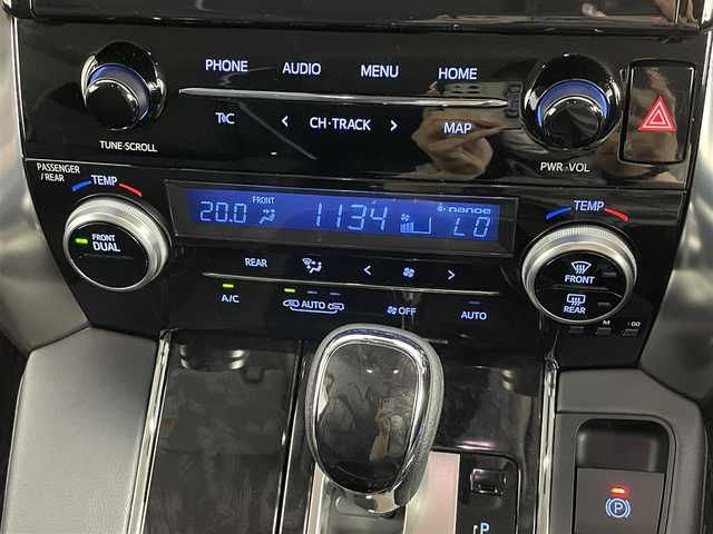 トヨタ アルファード S Cパッケージ 道央・札幌 2021(令3)年 0.6万km ホワイトパールクリスタルシャイン ・４WD/・ディスプレイオーディオ/・デジタルインナーミラー/・ALPINE 3WAYツィータースピーカー/・AC１００V/・トヨタセーフティセンス/・プリクラッシュセーフティ/・レーンアシスト/・レーダークルーズコントロール/・オートハイビーム/・BSM/・レザーシート/・2列目エグゼクティブシート/・パワーシート/・前席エア/シートヒーター/・両側パワースライドドア/・パワーバックドア/・LEDヘッドライト/・フォグライト/・オートライト/・プッシュスタート/・スマートキー/・純正フロアマット/・ドアバイザー