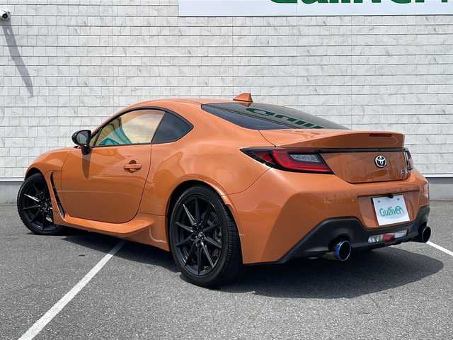 トヨタ ＧＲ８６ RZ 栃木県 2023(令5)年 1.2万km フレイムオレンジ 社外ディスプレイオーディオ/Bluetooth/無線接続/ATOTO A6/バックカメラ/ロッソモデロ　マフラー/社外車高調/クルーズコントロール/ハーフレザーシート/D/N席シートヒーター/GR専用革巻きステアリング/スマートキー/プッシュスタート/LEDヘッドライト/オートライト/社外フロアマット/電動格納ミラー/横滑り防止システム