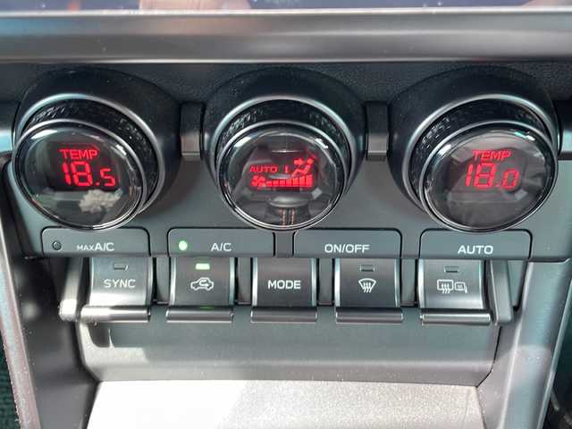トヨタ ＧＲ８６ RZ 栃木県 2023(令5)年 1.2万km フレイムオレンジ 社外ディスプレイオーディオ/Bluetooth/無線接続/ATOTO A6/バックカメラ/ロッソモデロ　マフラー/社外車高調/クルーズコントロール/ハーフレザーシート/D/N席シートヒーター/GR専用革巻きステアリング/スマートキー/プッシュスタート/LEDヘッドライト/オートライト/社外フロアマット/電動格納ミラー/横滑り防止システム