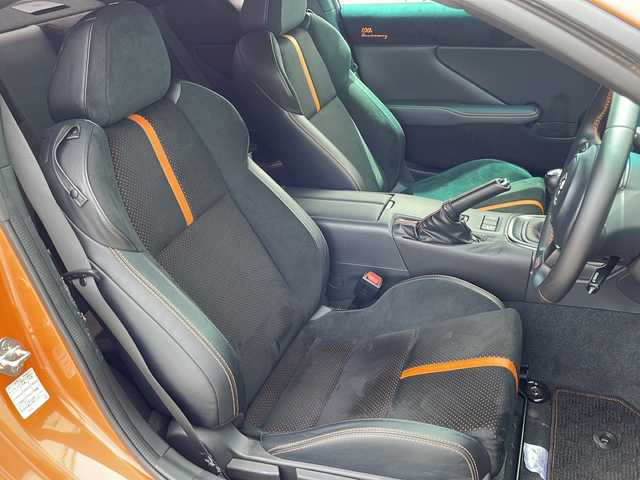 トヨタ ＧＲ８６ RZ 栃木県 2023(令5)年 1.2万km フレイムオレンジ 社外ディスプレイオーディオ/Bluetooth/無線接続/ATOTO A6/バックカメラ/ロッソモデロ　マフラー/社外車高調/クルーズコントロール/ハーフレザーシート/D/N席シートヒーター/GR専用革巻きステアリング/スマートキー/プッシュスタート/LEDヘッドライト/オートライト/社外フロアマット/電動格納ミラー/横滑り防止システム