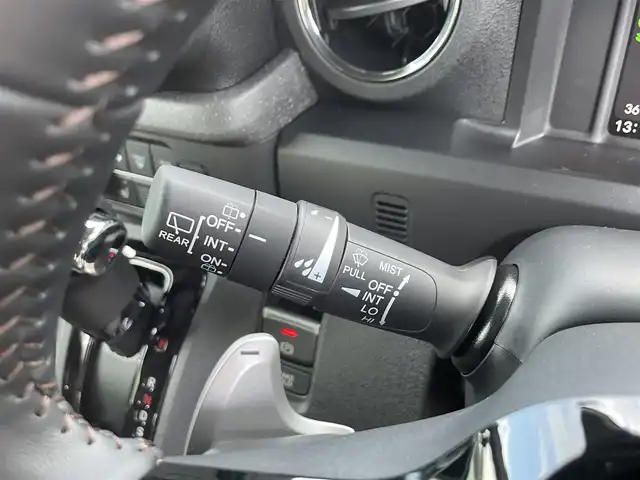 ホンダ Ｎ ＢＯＸ カスタム ターボ 滋賀県 2025(令7)年 0.1千km プラチナホワイトパール 届出済未使用車/純正８型ナビ/（BT/USB/フルセグ）/両側電動スライドドア/バックカメラ/シートヒーター/衝突被害軽減ブレーキ/レーダークルーズコントロール/レーンキープアシスト/クリアランスソナー/MT付AT/電動パーキング/オートホールド/プッシュスタート/スマートキー/ステアリングスイッチ